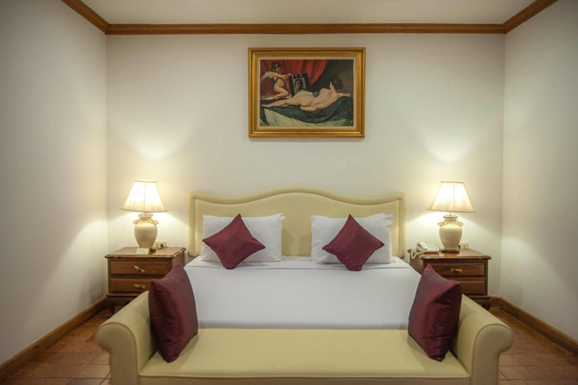 Lido Beach Hotel Pattaya Exterior photo