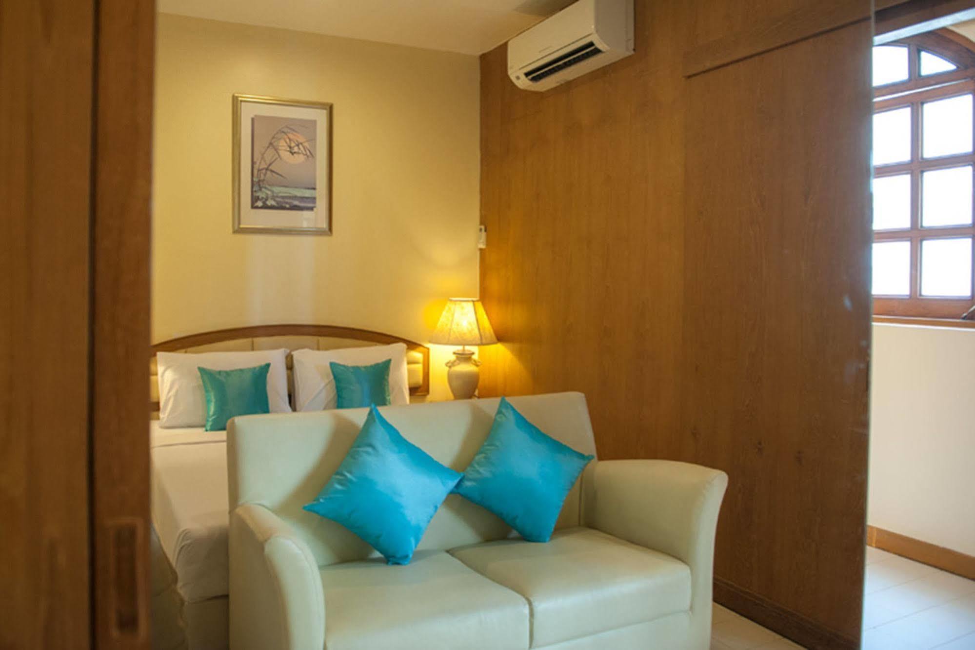 Lido Beach Hotel Pattaya Exterior photo